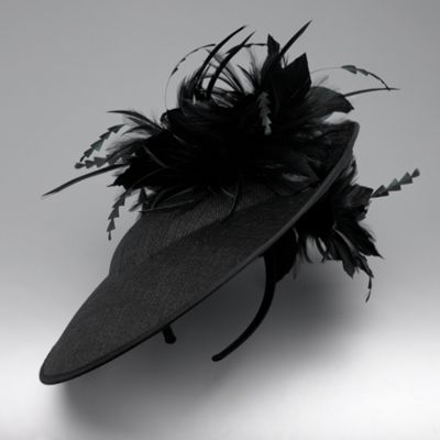 Black double feather saucer fascinator