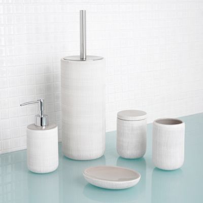 Cream ridged bathroom accessories