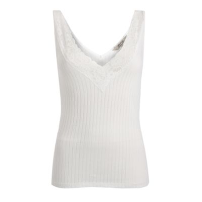 Mantaray White lace trim vest