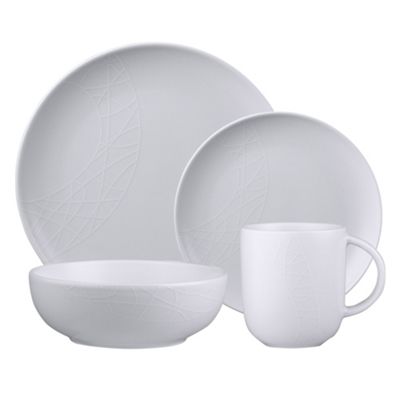 White sixteen piece dinner set