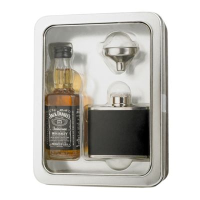 Whisky and hipflask gift set