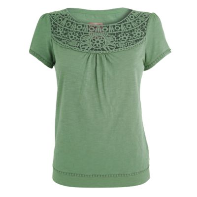 Green crochet bib t-shirt