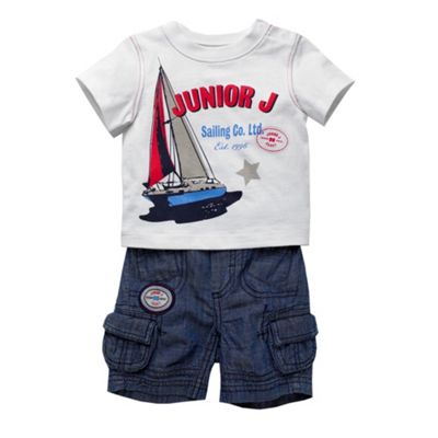 White boat t-shirt and shorts set