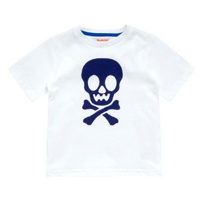 White skull and crossbones boys t-shirt