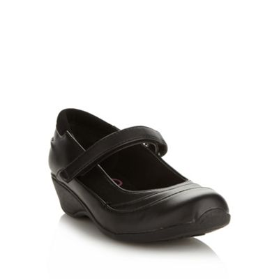 Girl's black wedge strap shoes                                                                                                  