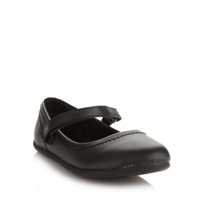 Girl's black strap shoes                                                                                                        