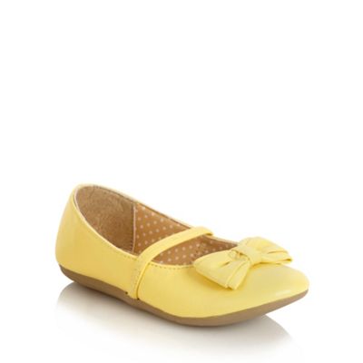 Girl's yellow bow applique shoes                                                                                                