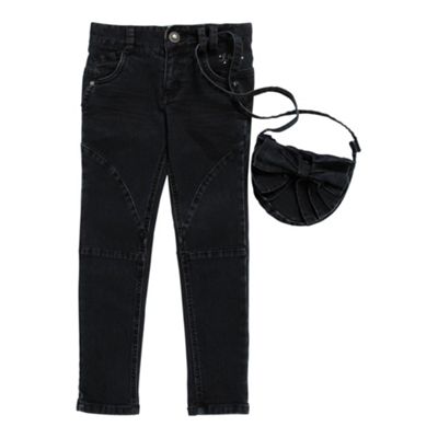 Blue skinny jeans with bag