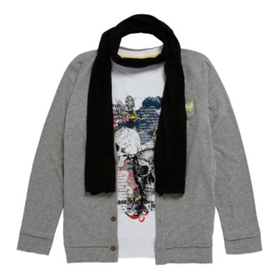 Grey t-shirt, cardigan and scarf