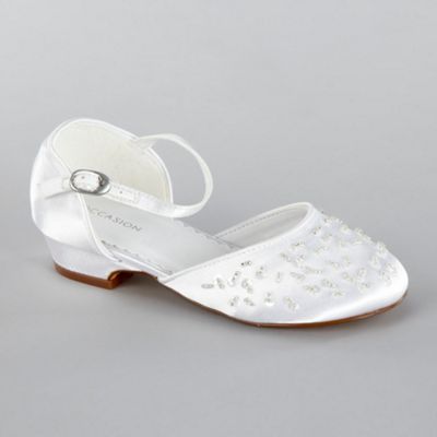 Girls' white beaded toed sandals                                                                                                