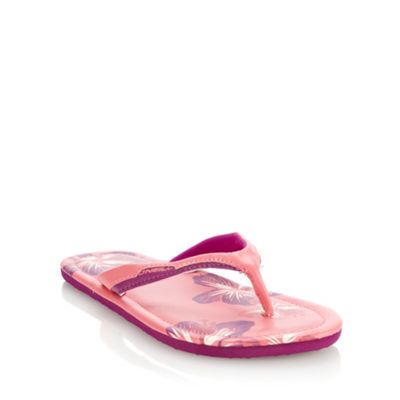 Black hibiscus printed flip flops                                                                                               