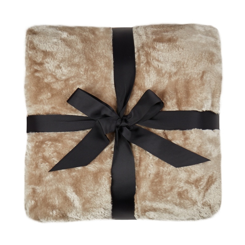 Home Collection - Natural Faux Fur Throw Review