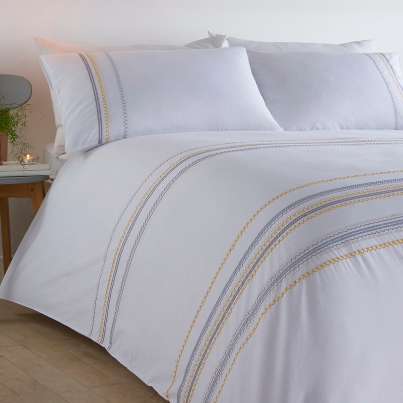 Home Collection - White 'Astrid' Bedding Set Review