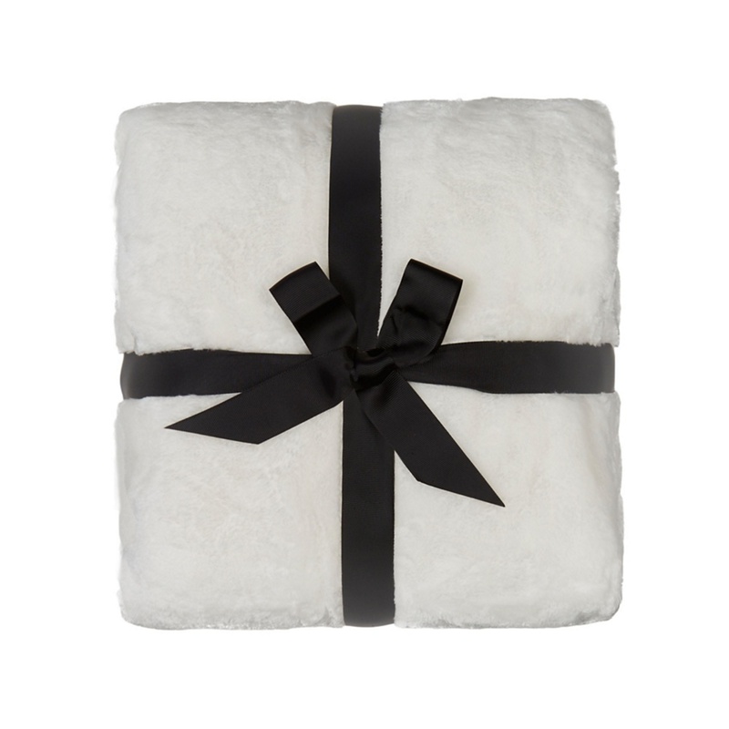 Home Collection - Cream Faux Fur Throw Review