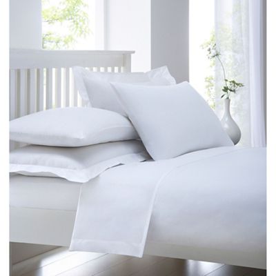 White cotton rich percale bed sheets