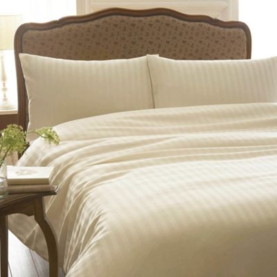 Cream Sateen Stripe bed linen set �6