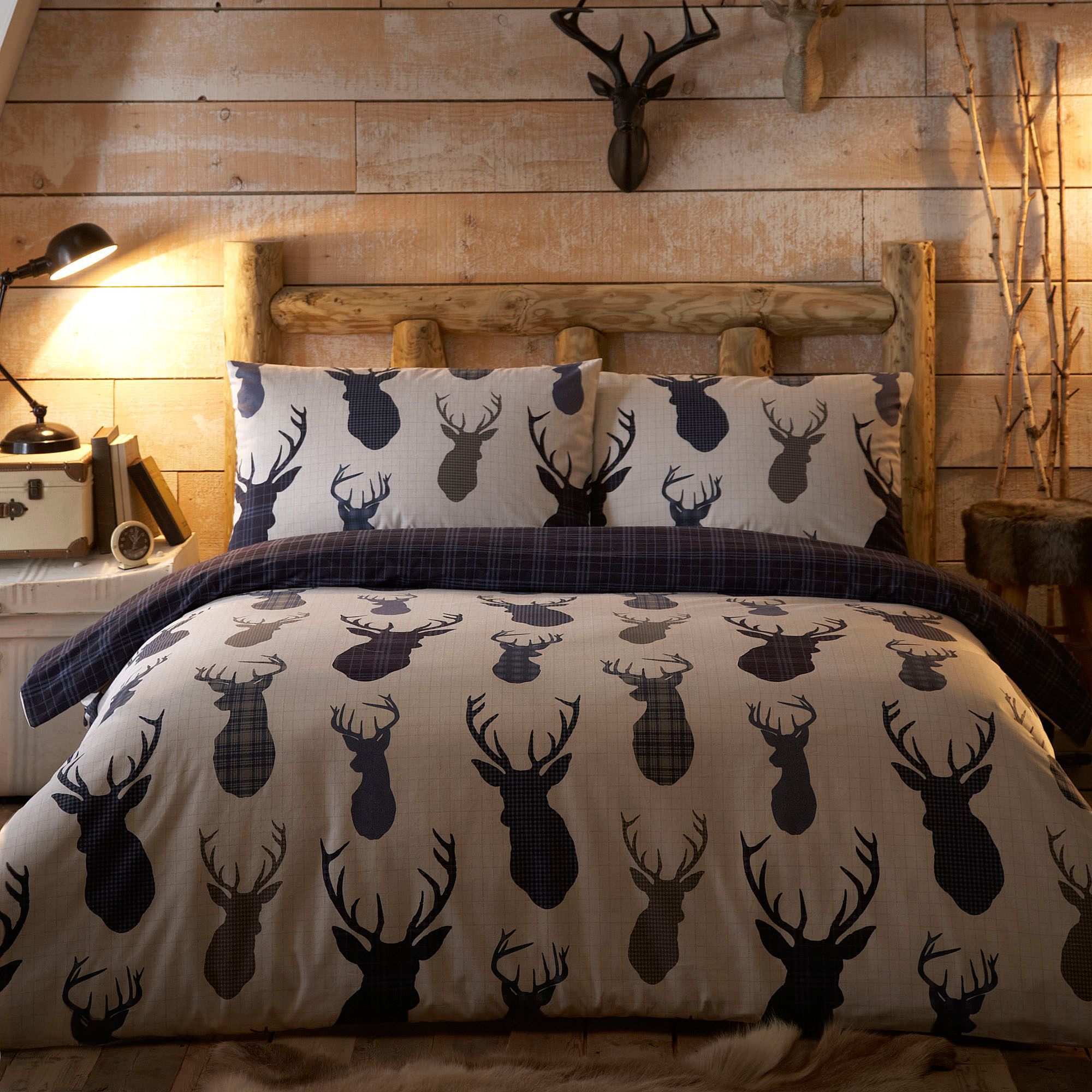 Home Collection Navy 'Highland Stags' Brushed Cotton Flannelette