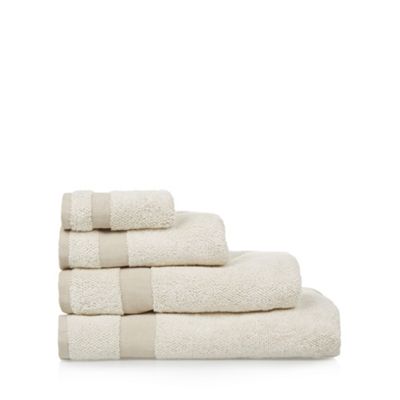 Cream 'Country Modern' towel                                                                                                    