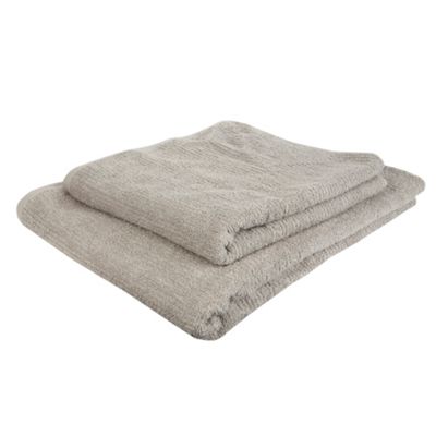 Light grey textured towels - Was £12-34/ €18-51