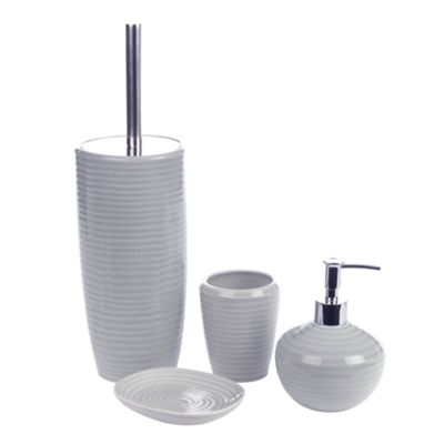 Blue ribbed bathroom accessories