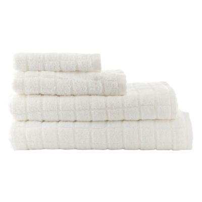 White square woven towel                                                                                                        