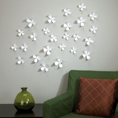 White set of 25 decorative wall flowers