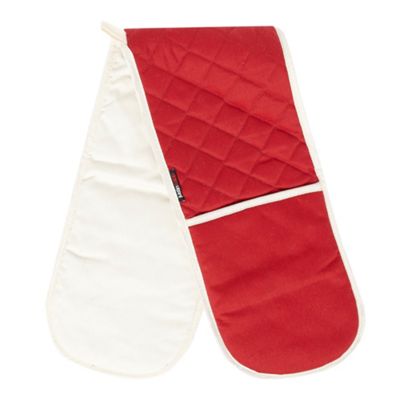 Red double cap oven glove
