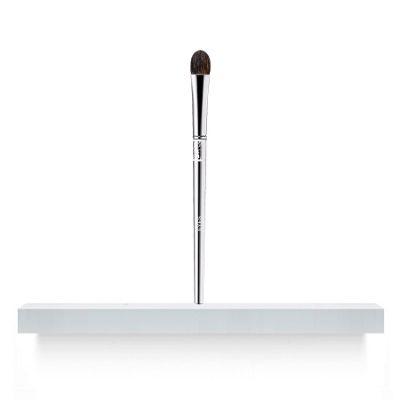 DIOR Backstage Makeup Brush - Eyeshadow Brush -Medium