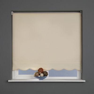 Cream Sunlover Priory Scallop roller blind