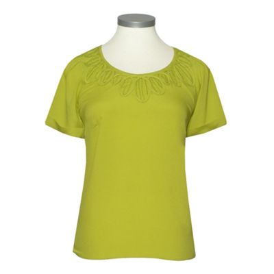 Short Sleeve Applique Leaf Blouse in Citron