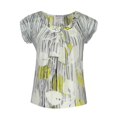 Kaliko Short Sleeve Linear Leaf Blouse in Citron