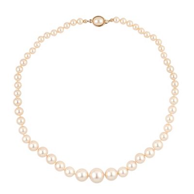 Graduated pearl necklace