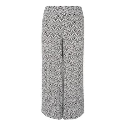 White tile print palazzo pants                                                                                                  