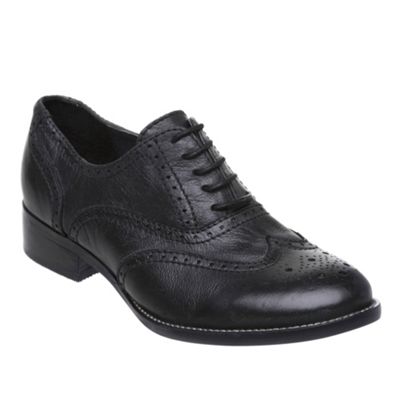 Traditional laceup