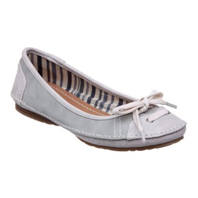 Beige Bow Trainer