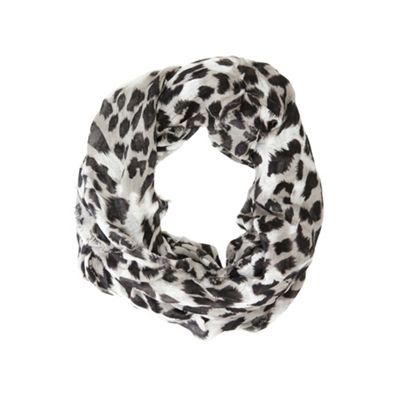 Oversized Leopard Print Snood