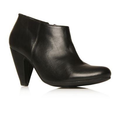Black Fenton Ankle boots