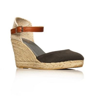 Grey Pumpkin Mid heel shoes