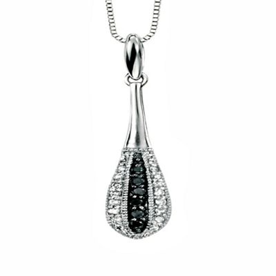 Ladies 9ct gold 0.12ct diamond pendant and