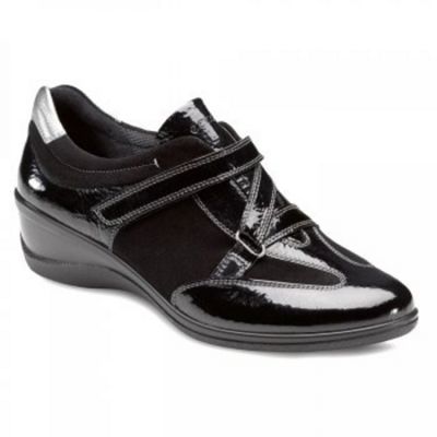 Black Nuevas Casual Shoes