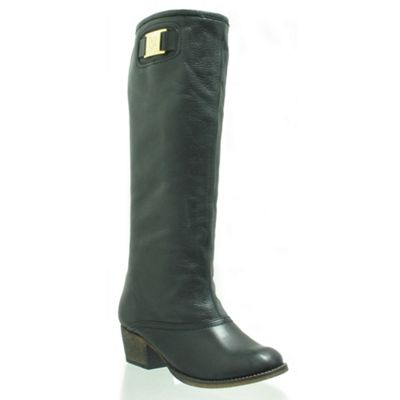 Black leather boot with faux shearling lining