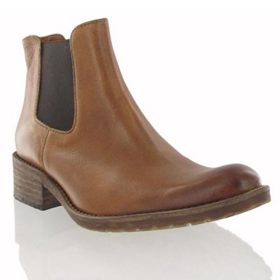 Tan leather chelsea boot