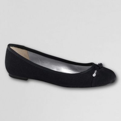 Black classic cap toe ballet shoes