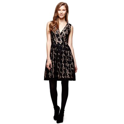 http://debenhams.scene7.com/is/image/Debenhams/62575_YM039018?$V7PdpLarge$
