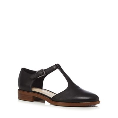 clarks taylor palm black leather