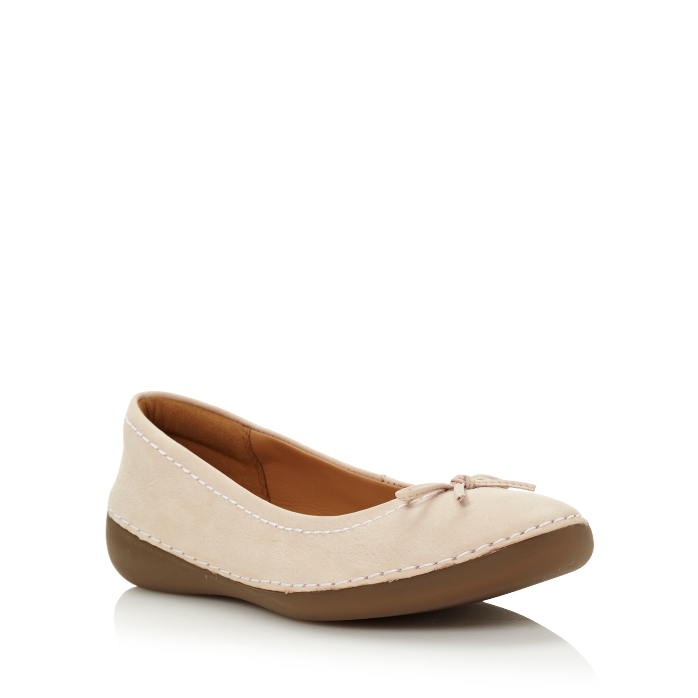 Clarks Cream suede leather low round toed pumps with contrasting stab stitching