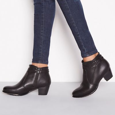 Good for the Sole - Black 'Gerdie' mid block heel wide fit ankle boots