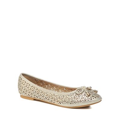 Mantaray - Gold 'Mimi' pumps