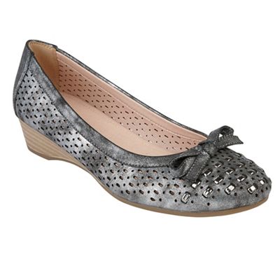 Lotus - Metallic 'Button' ballet pumps