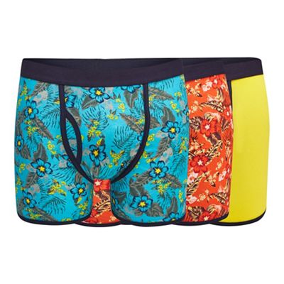 Mantaray - Pack of three assorted plain and printed keyhole trunks